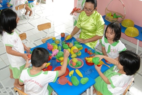 Luong bao mau thap hon nguoi giup viec hinh anh