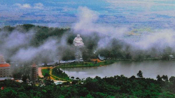 Tho san cuoi cung tren dinh Thien Cam Son hinh anh