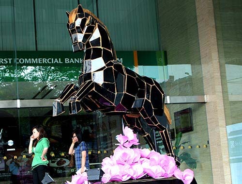 Ngua ron rang xuong pho Sai Gon don xuan Giap Ngo hinh anh