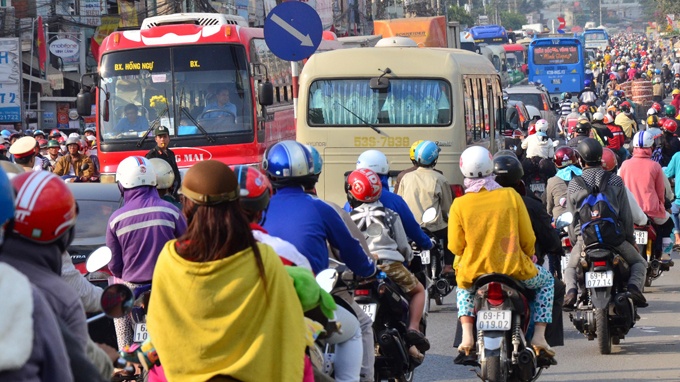 Ket xe ca ngay duoi chan cau My Thuan hinh anh