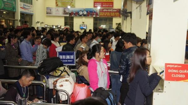 Hoan chuyen bay, 180 nguoi khong kip vao TP.HCM lam viec hinh anh