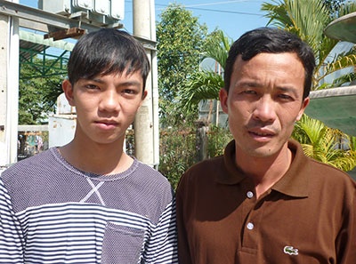 3 thanh nien dung cam bat cuop hinh anh