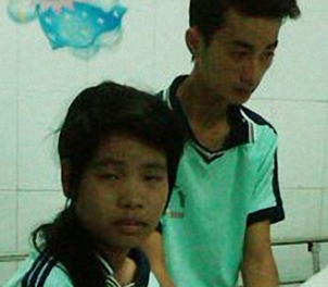 2 hoc sinh bi bat coc, ep uong thuoc doc? hinh anh