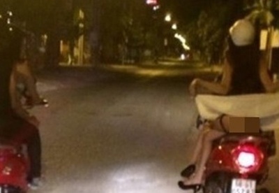 Tu clip anh khong doi qua den toc vay giua duong hinh anh