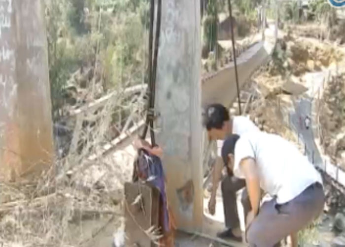 Sap cau treo o Lai Chau: Phat hien nghi van chan dong hinh anh