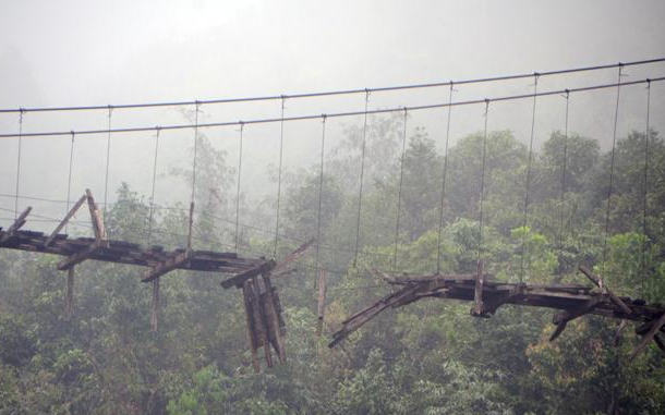 Cau treo chet o Quang Ninh hinh anh