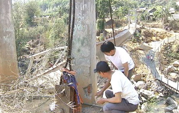 Tru cau Chu Va bi to xay bang gach: Bo GTVT phan phao hinh anh