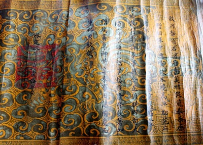 Phat hien 4 dao sac phong thoi Nguyen hinh anh