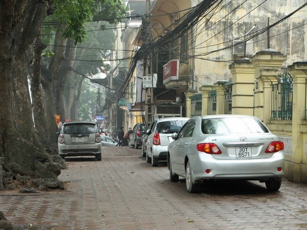 Thi diem trong giu oto tai hai tuyen pho o Ha Noi hinh anh