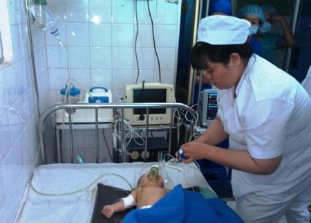 Tin thay lang vuon, mot benh nhi nguy kich hinh anh