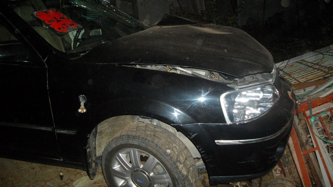 O to gay tai nan, 2 nguoi chet tham hinh anh