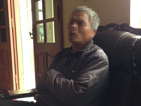 Nguoi cha bat tai tran nhung ke hai doi con gai hinh anh