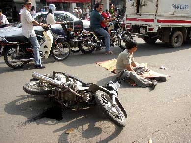 Say ruou, vo nga chet ma khong biet hinh anh