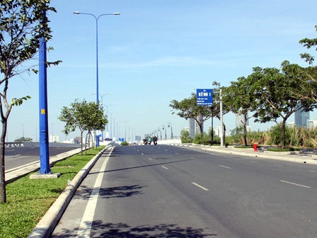 Mot chien si canh sat cuu ho tu nan gan ham Thu Thiem hinh anh