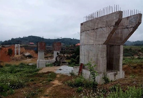 Cau treo bi 'treo' o Nghe An hinh anh