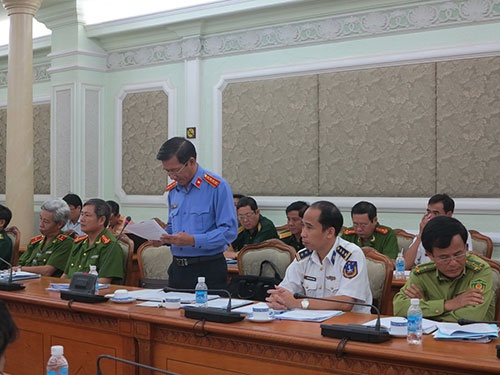 Ông Phạm Văn Gòn, Viện trưởng VKSND TP.HCM, báo cáo với Đoàn Công tác Ủy ban Tư pháp của Quốc hội.