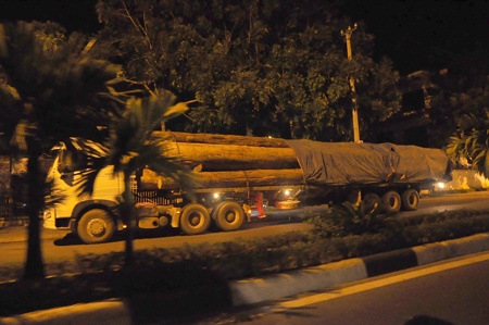 'Xe vua' van nao loan dem pho nui hinh anh