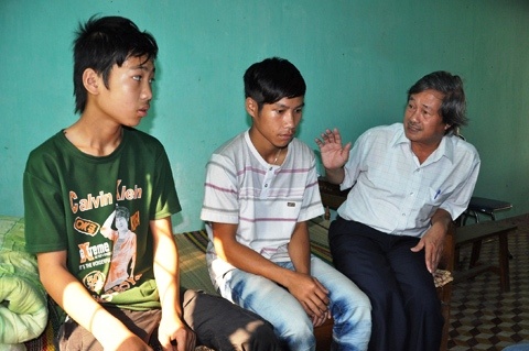 Cuoc dao thoat ly ky cua 2 phu vang tre con hinh anh