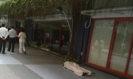 Co gai roi tu tang 9 la sinh vien nam thu 5 DH Thang Long hinh anh