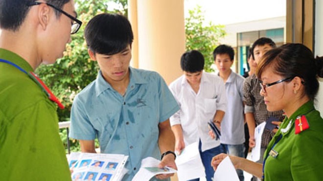 Lat tay duong day thi ho vao truong cong an hinh anh