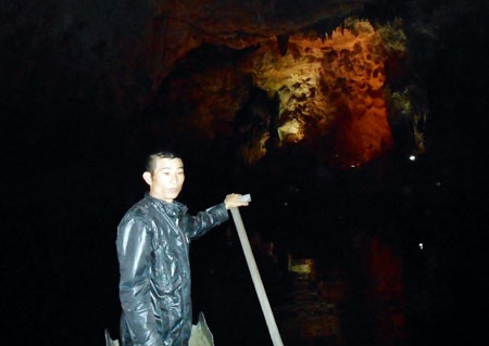 Anh Khen, người từng gặp thủy quái động ngầm nặng đến 15kg.