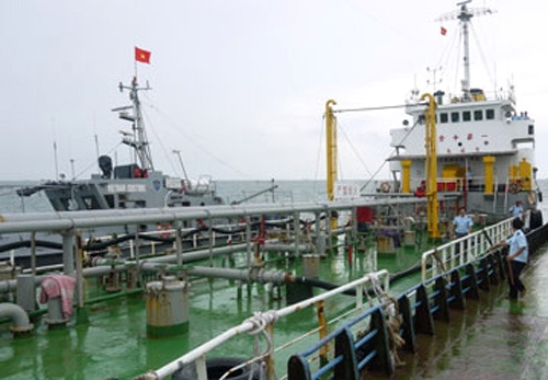 Tàu An Bình 126 tham gia vận chuyển, buôn lậu xăng dầu.