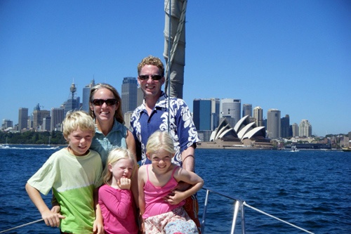 Gia đình Gifford ở Australia tháng 12/2010.