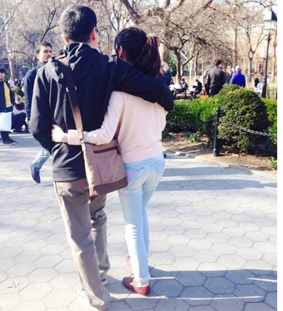 Chương Trạch Thiên và bạn trai hơn 19 tuổi Lưu Cường Đông thân mật tại Mỹ.