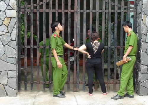 Hung thu cua co mot bo doi phuc vien tai nha hinh anh