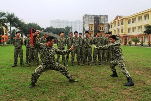 Sau khi huấn luyện các kỹ năng đặc biệt là những màn đối kháng nảy lửa.