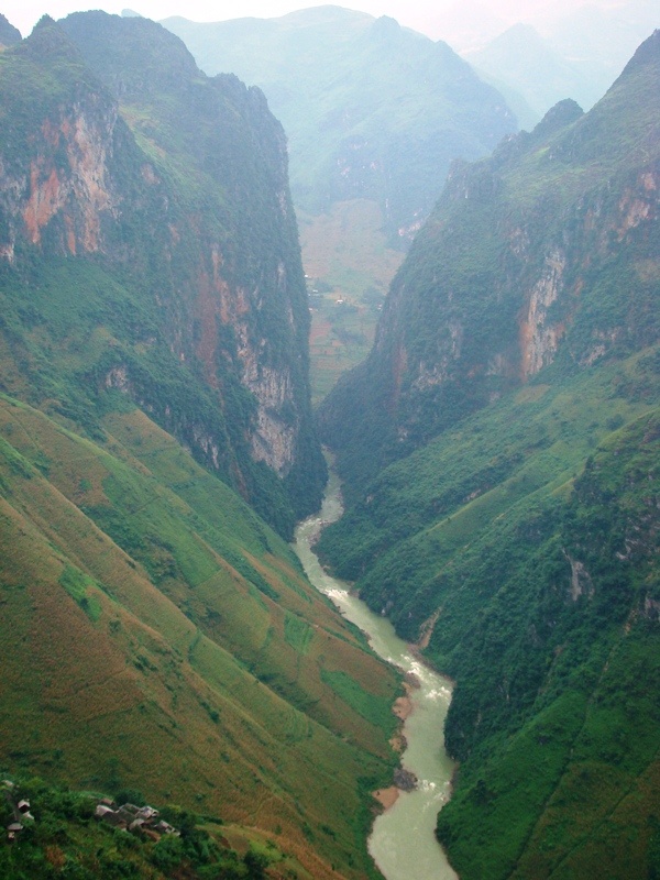 Với những gì mà thiên nhiên tạo nên, hẻm Tu Sản đang trong quá trình nghiên cứu, đề nghị UNESCO công nhận là di sản thiên nhiên thế giới trong vài năm tới.