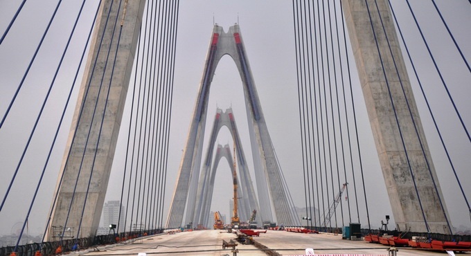 Hop long cau Nhat Tan dai nhat Ha Noi hinh anh