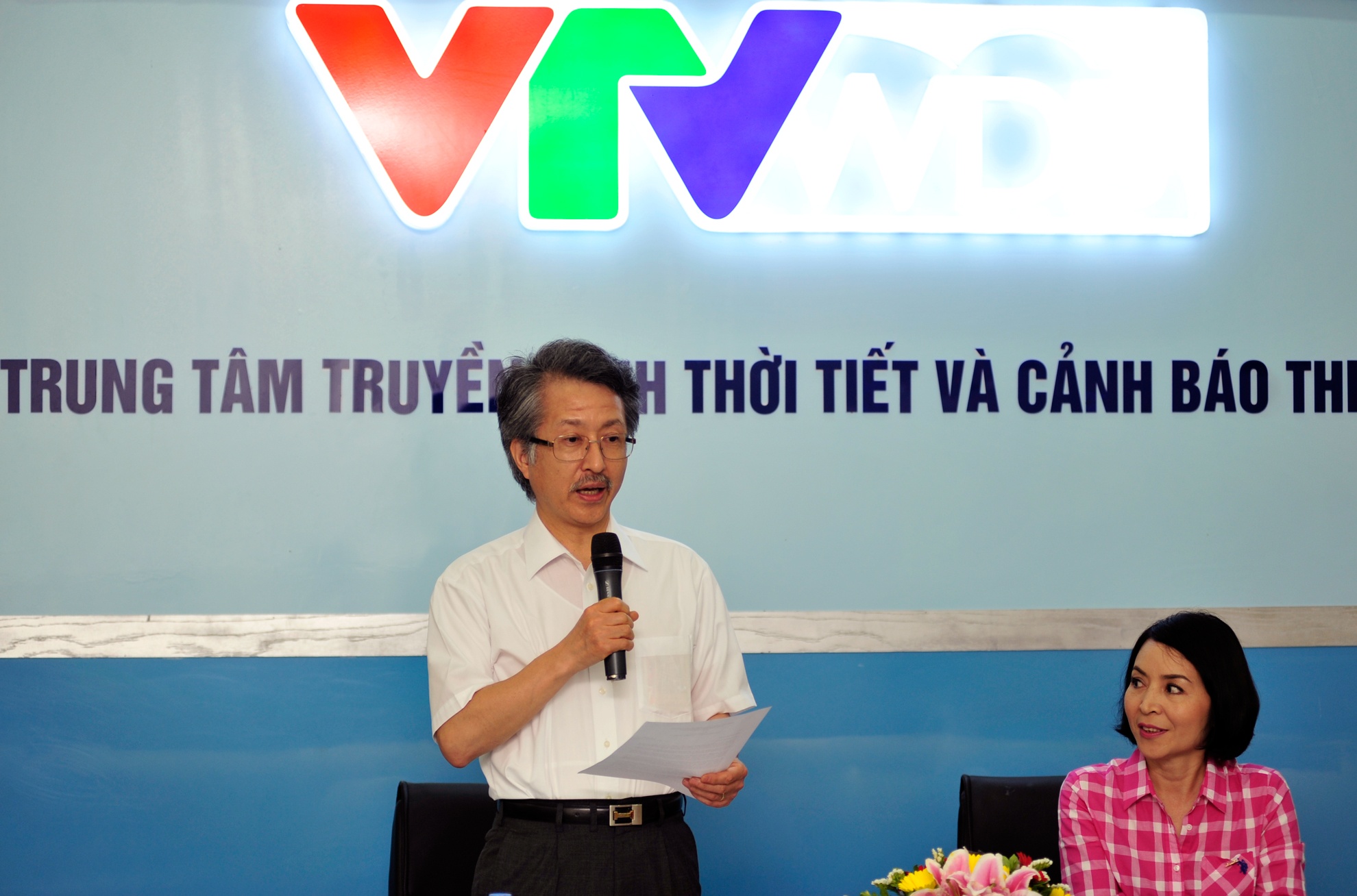 Ông Shizuki Shida trưởng đoàn WMO phát biểu trong buổi gặp gỡ.