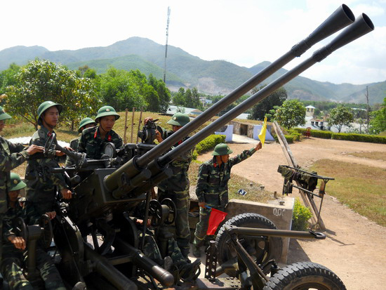 Đóng vai trò trò quan trọng trong nhiệm vụ phòng không hiện nay của Việt Nam là các khẩu pháo pháo 37mm. 
