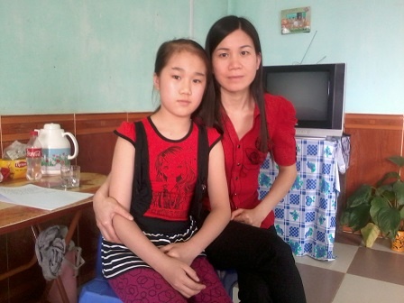 Mẹ con cháu Ánh.