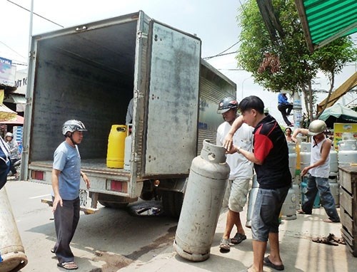 Dai ly gas phat hoa, khu pho o TP.HCM bi phong toa hinh anh