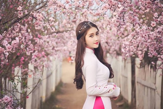 Sành điệu, trẻ trung, nữ tính là những điểm nổi bật khi nhắc đến Ly Còi. Hiện tại, Ly Còi kinh doanh thời trang cùng trang sức, phụ kiện cho phái đẹp.