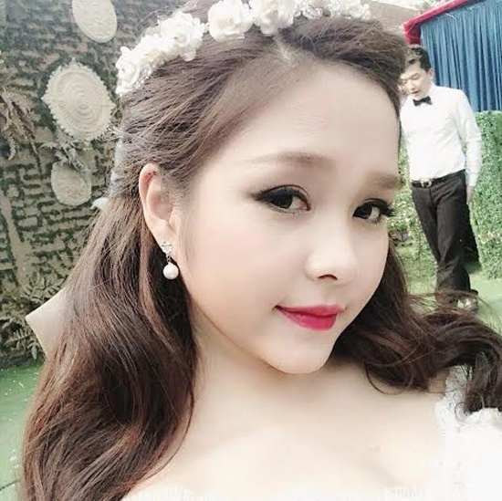 Dù mới bắt tay vào kinh doanh online thế nhưng cô gái sinh năm 1993, Huyền Bé đã đạt đươc những thành công nhất định. Với tiêu chí đơn giản, năng động, trẻ trung, cô nhanh chóng nhận được rất nhiều sự ủng hộ cũng như sở hữu được lượng người theo dõi lớn. 
