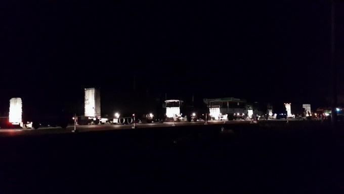 Từ 2g sáng, hàng dài xe cộ nối đuôi nhau làm tê liệt 20km trên quốc lộ 1 tại Bình Thuận.