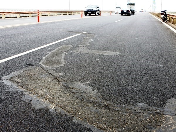 Bo GTVT bac de xuat hon 300 ty dong sua cau Thang Long hinh anh