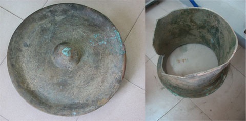 Chuông đồng và chiêng đồng.  