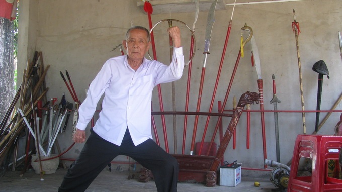 Huyen thoai vo thuat tinh thong 18 binh khi o VN qua doi hinh anh