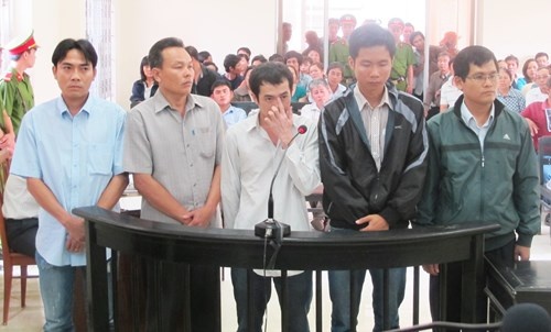 Viện KSND Phú Yên cho rằng cả năm bị cáo công an phải chịu chung hậu quả cái chết đối với anh Ngô Thanh Kiều.