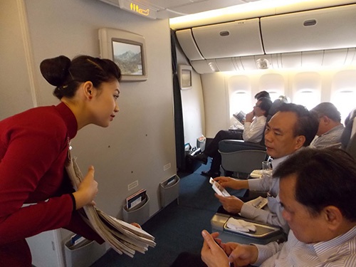 Cong viec nhoc nhan cua tiep vien hang khong hinh anh