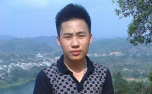 Nam thanh nien vat lon 2 tieng bat tran bo ra duong hinh anh