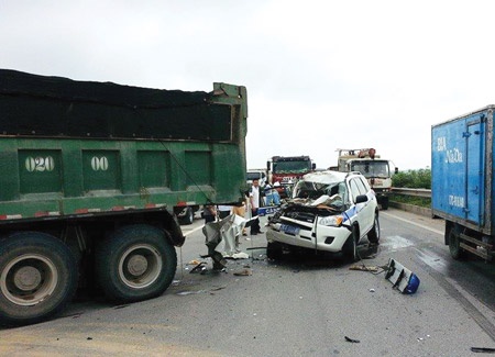 Dam tang dam nuoc mat cua 3 CSGT tu nan hinh anh