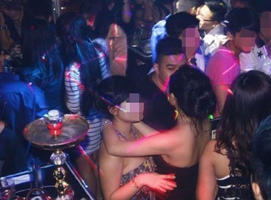 DJ co tieng o Ha Noi va cuoc choi thau dem suot sang hinh anh