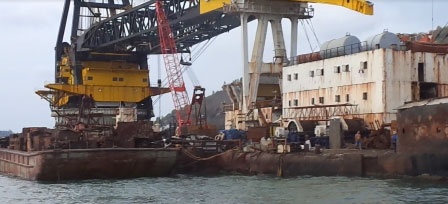 Weathy Global như đống sắt vụn.