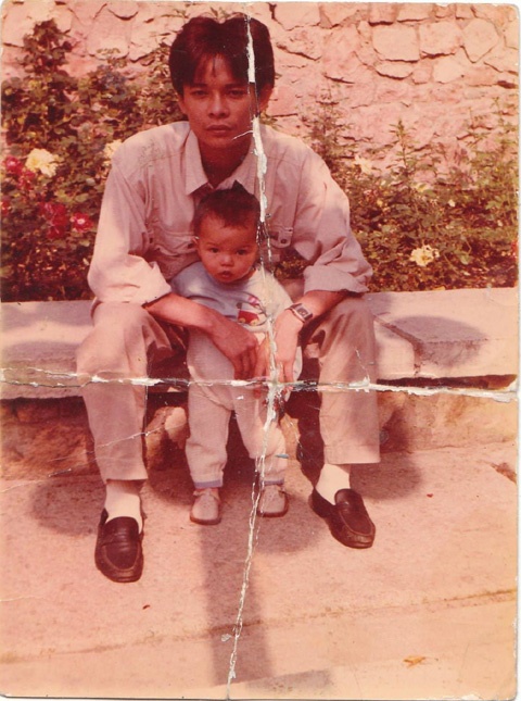 Tấm ảnh cũ còn lưu giữ - Arturs và cha: ông Lui Hai Anh.