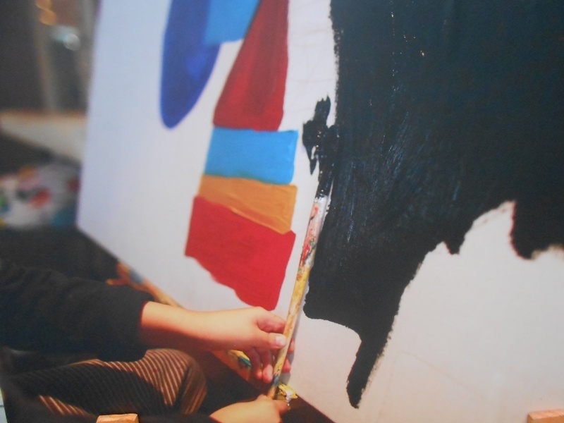 Thế giới của Nem luôn được vây quanh bởi các khung hình và các gam màu tối, sáng khác nhau.